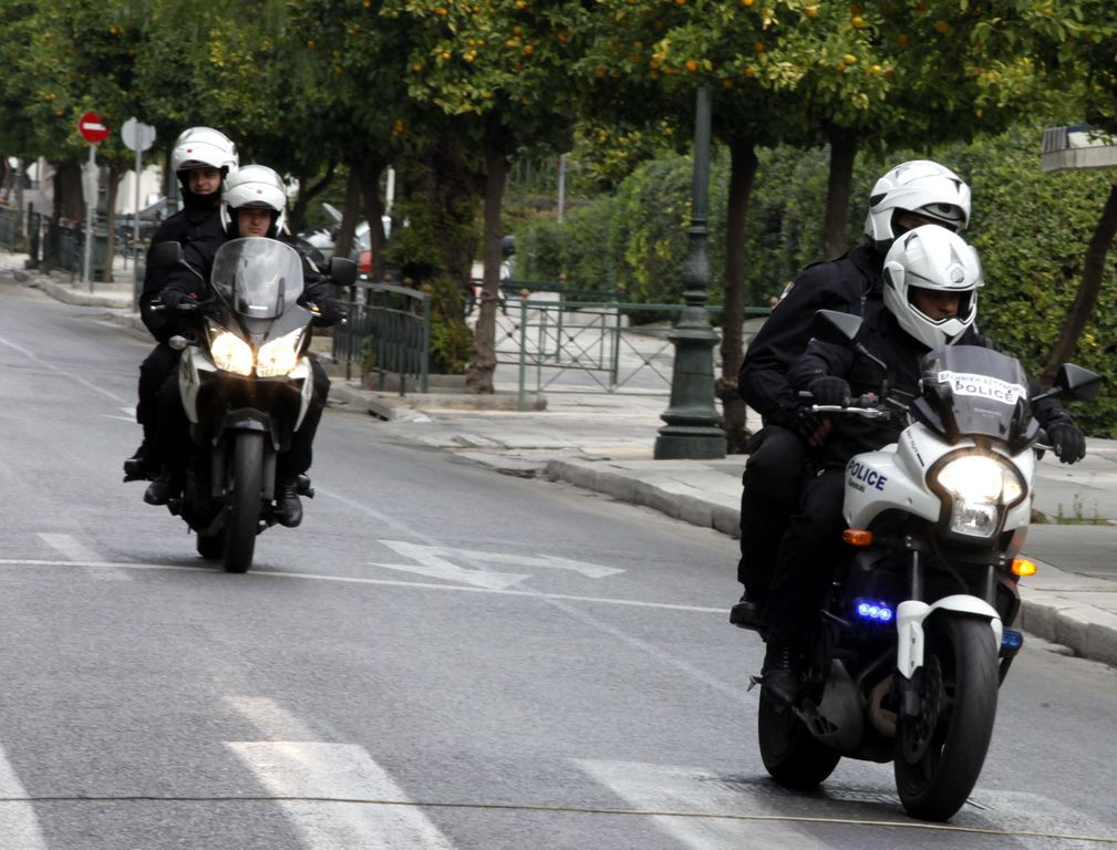 Φάρσα αποδείχθηκε το τηλεφώνημα για βόμβα σε τράπεζα στο Σύνταγμα